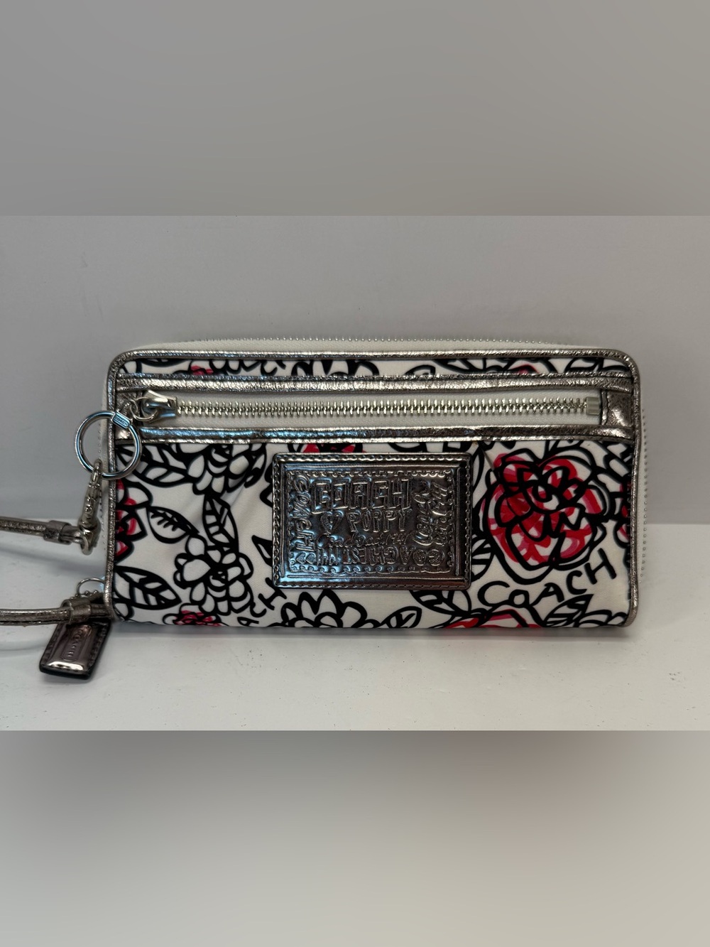 Coach Poppy White Floral Graffiti wristlet Zip Wallet with Red and Black